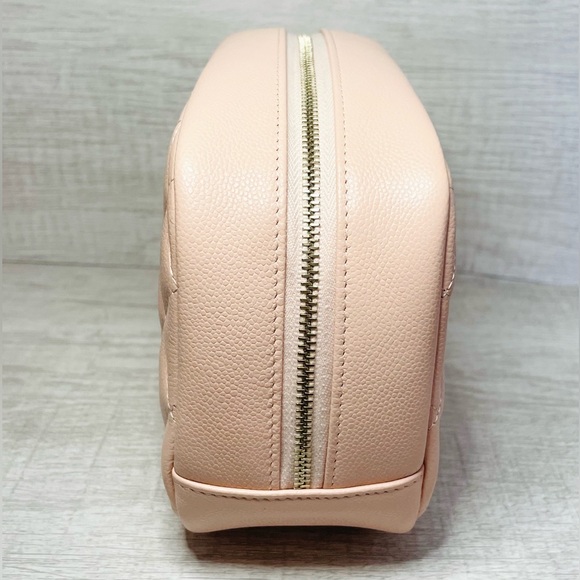 Chanel 24C Medium Curvy Cosmetic Pouch Case Quilted Light Pink Caviar Brand New - Picture 3 of 10